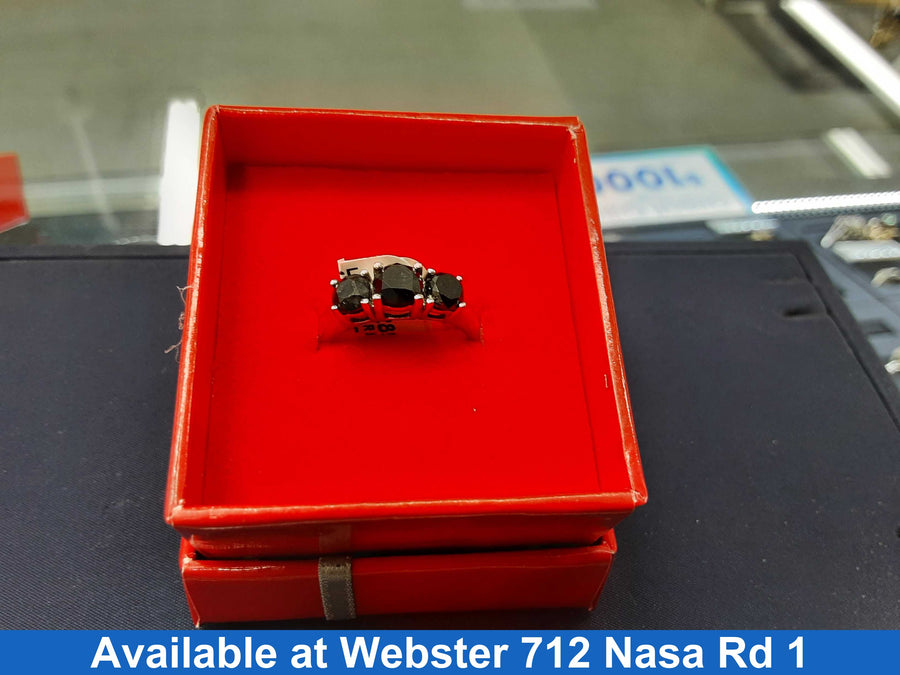 Women's Ring - White Gold 10k (.417) 2.6 grams Size 6.5