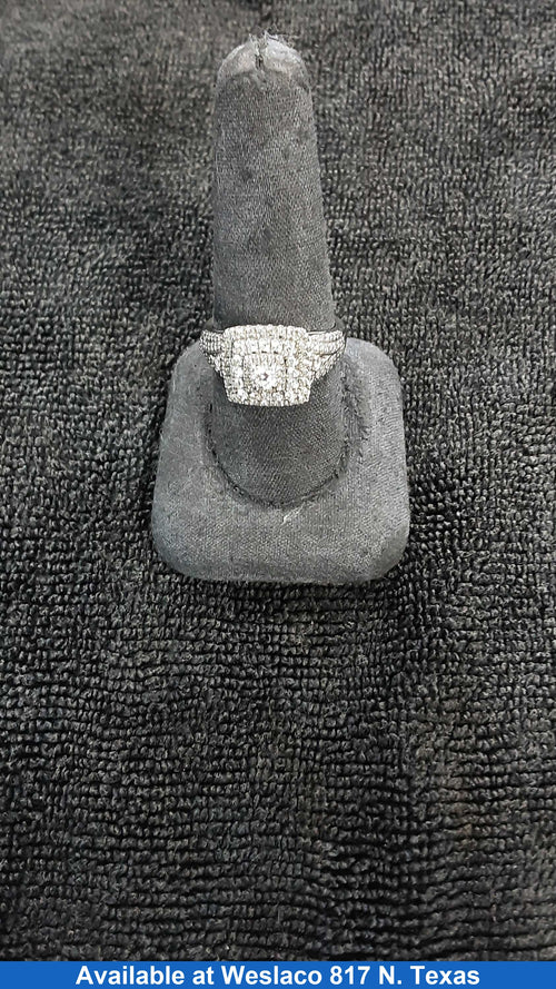 Women's Ring - White Gold 10k (.417) 3.7 grams Size 8.5