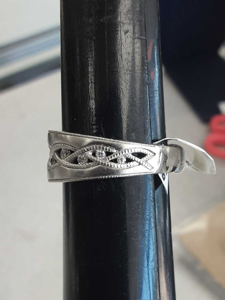 Ring - Wedding Band - White Gold 10k (.417) 8.3 grams Size 9
