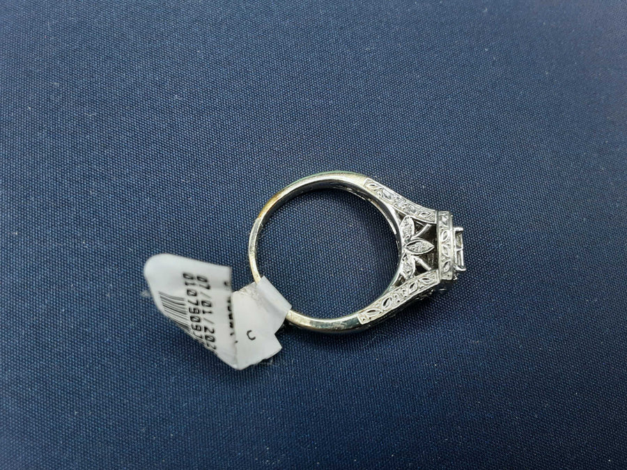 Women's Ring - White Gold 14k (.585) 4.6 grams Size 8