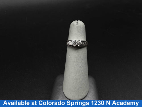 Women's Ring - Solitaire - White Gold 18k (.750) 3.7 grams Size 5