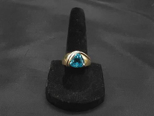 Women's Ring - Yellow Gold 10k (.417) 4.9 grams Size 6.5