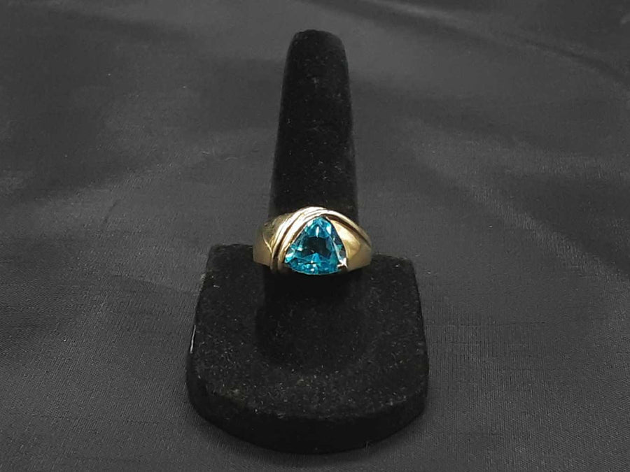 Women's Ring - Yellow Gold 10k (.417) 4.9 grams Size 6.5