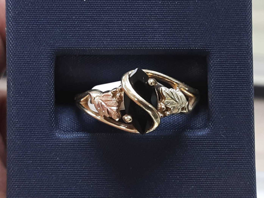 Women's Ring - Yellow Gold 10k (.417) 3.1 grams Size 9
