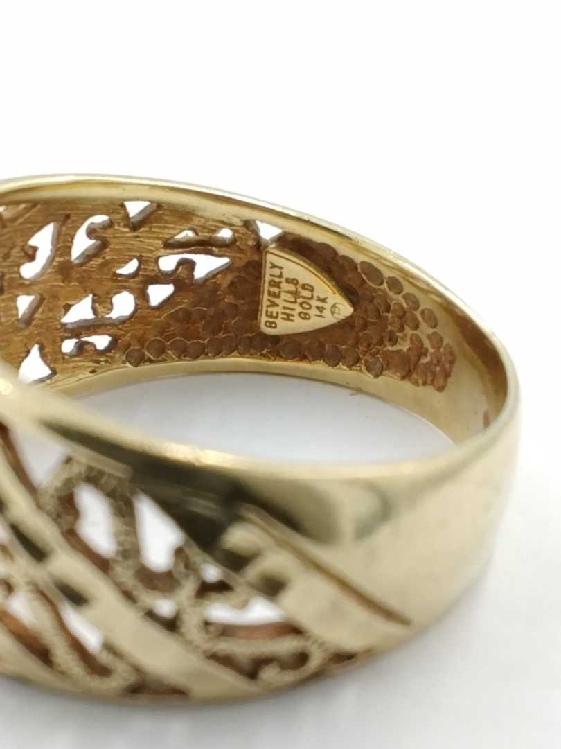 Women's Ring - Yellow Gold 14k (.585) 4.7 grams Size 9