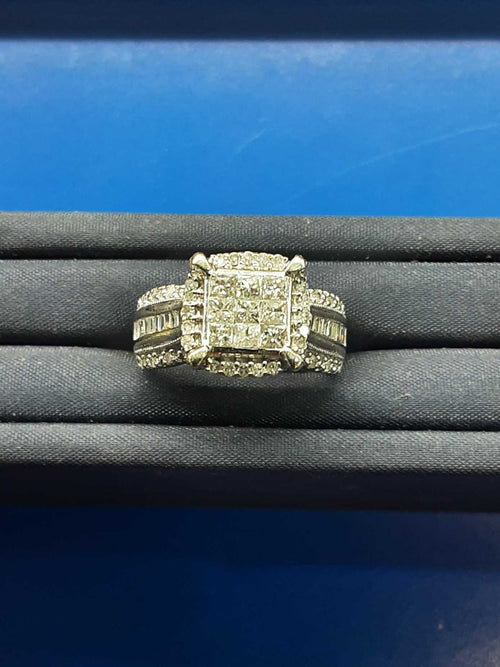 Women's Ring - White Gold 10k (.417) 6 grams Size 7
