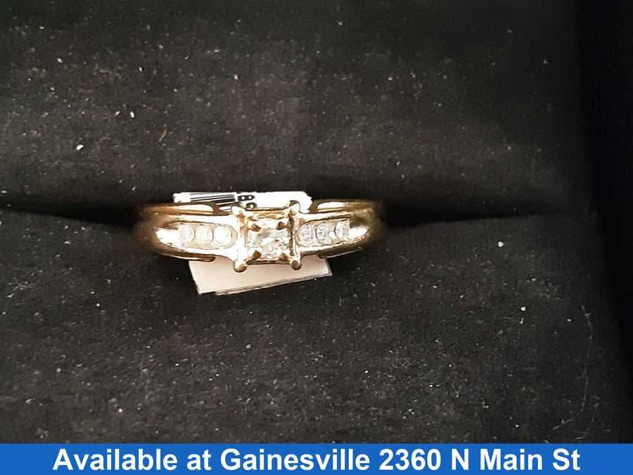 Women's Ring - Solitaire - Yellow Gold 10k (.417) 2.4 grams Size 7