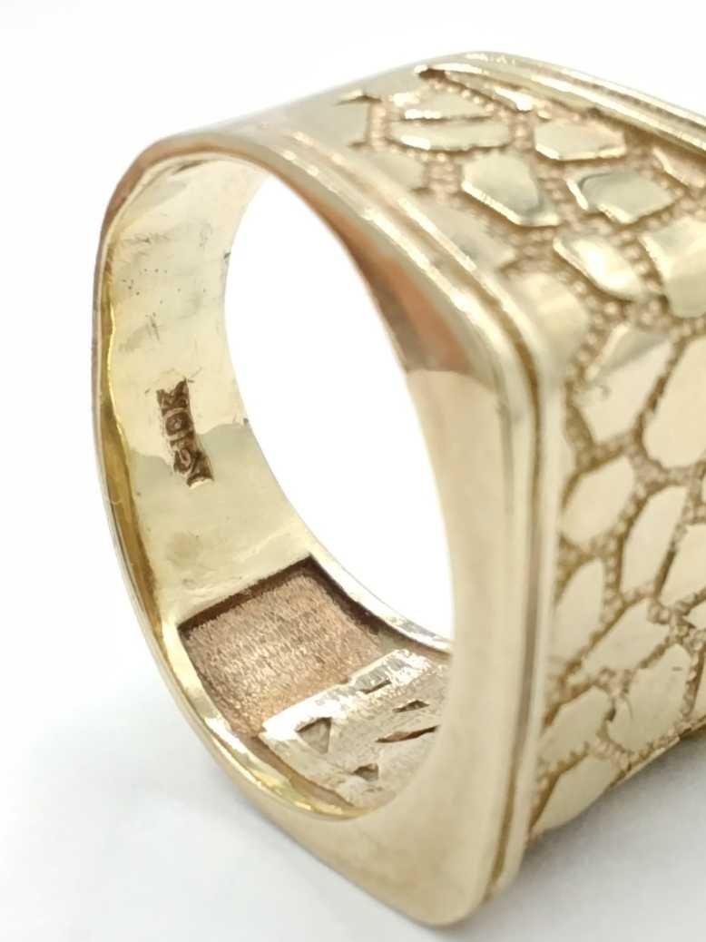 Men's Ring - Yellow Gold 10k (.417) 7 grams Size 9