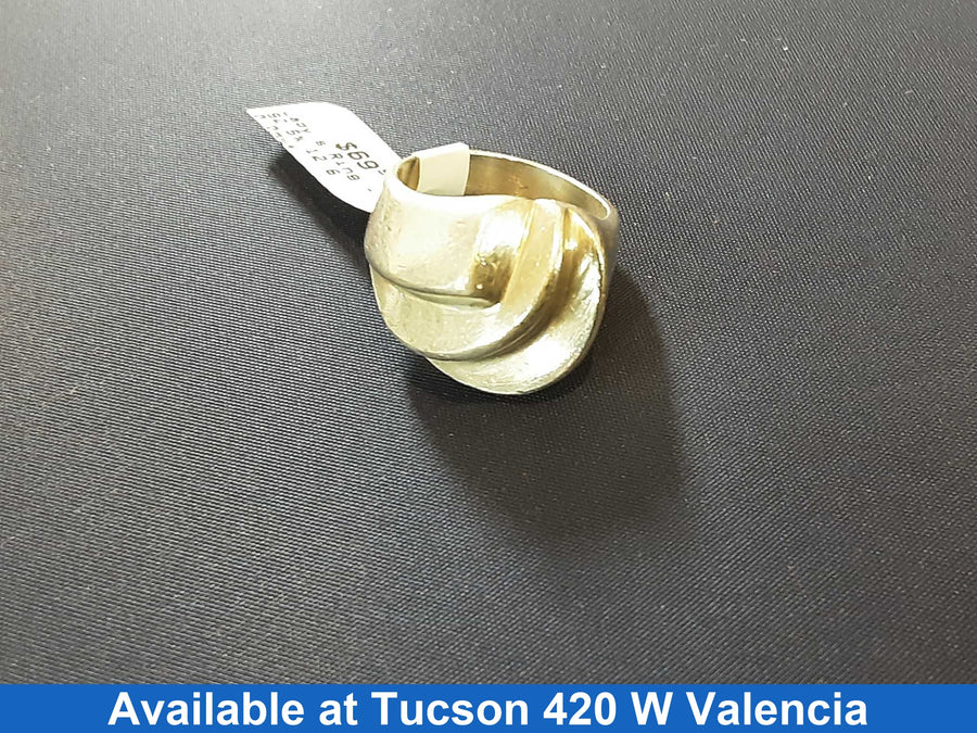 Women's Ring - Silver 12.6 grams Size 6