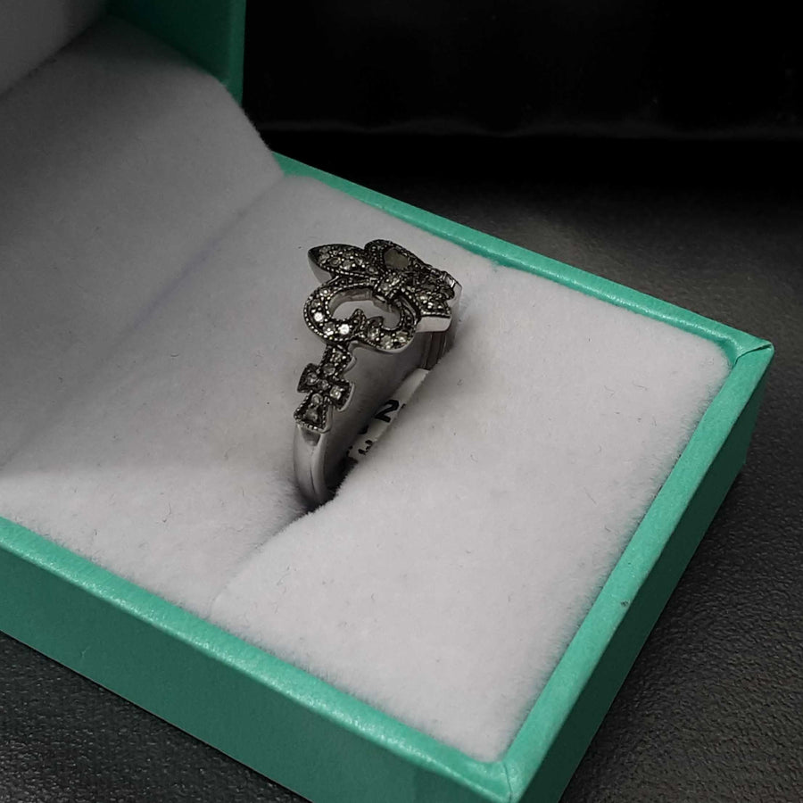 Women's Ring - White Gold 10k (.417) 2.3 grams Size 7