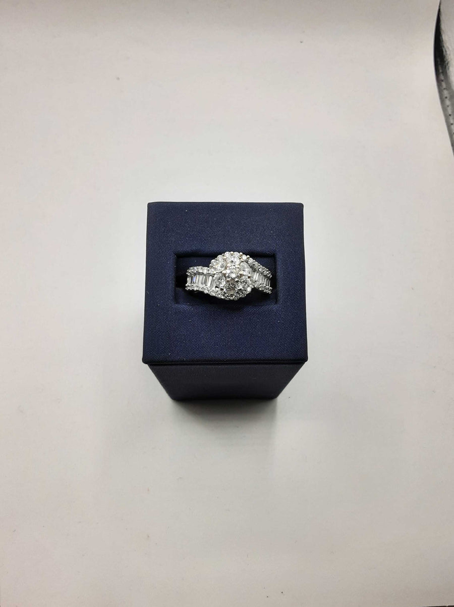 Women's Ring - White Gold 14k (.585) 5.9 grams Size 7