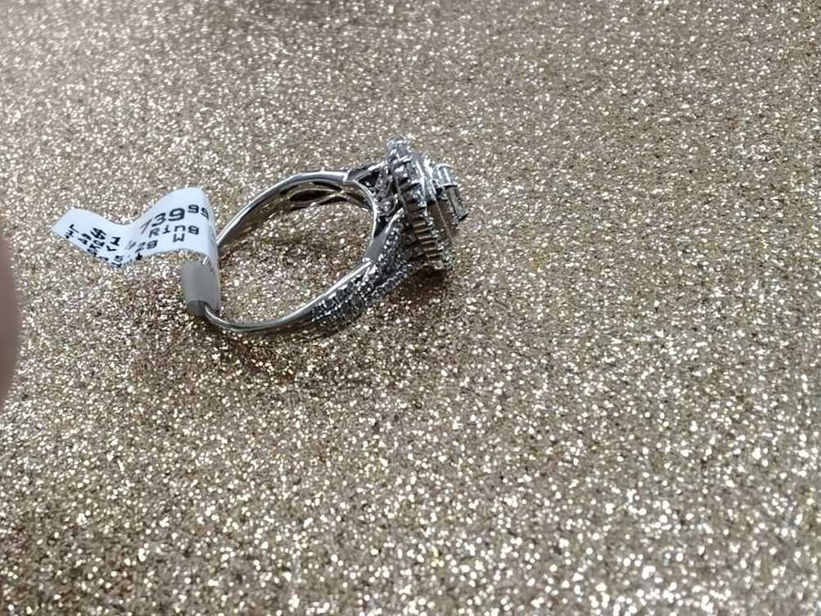 Women's Ring - Solitaire - White Gold 14k (.585) 5.2 grams Size 7