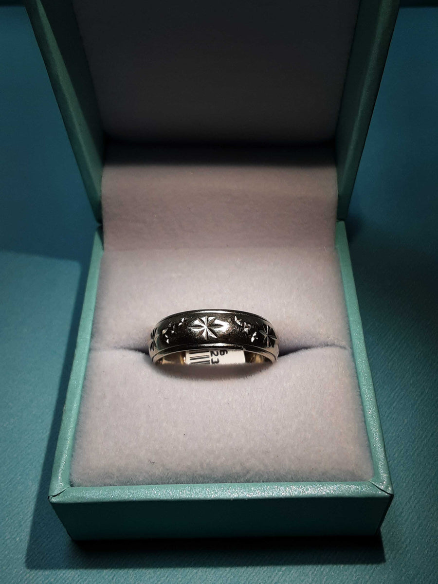 Ring - Wedding Band - White Gold 14k (.585) 4.6 grams Size 7