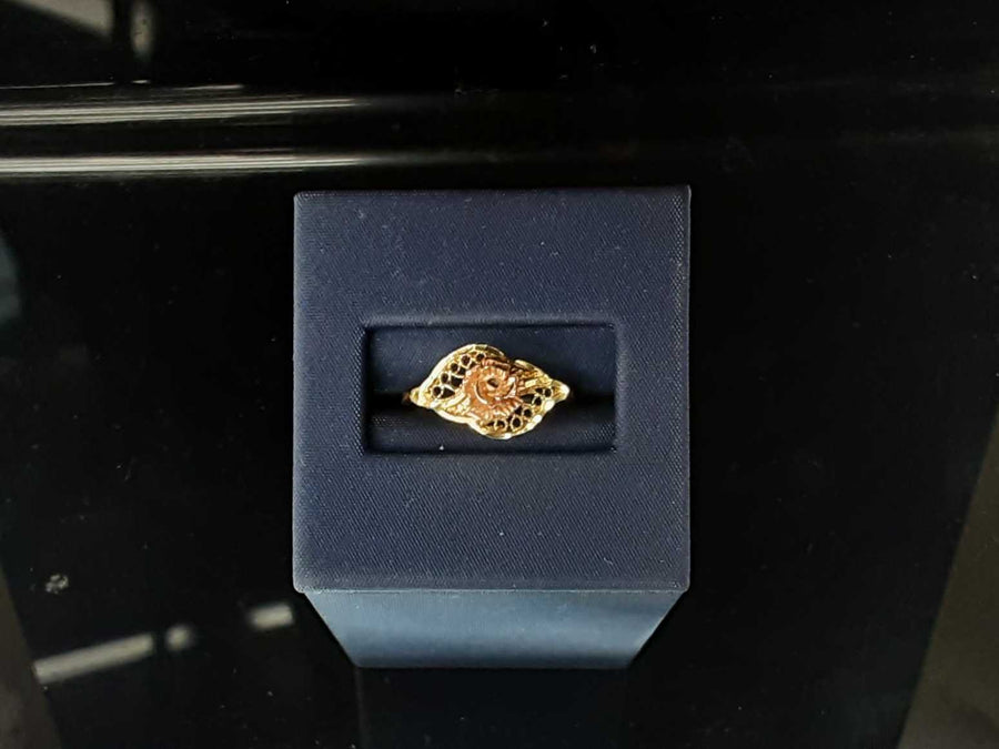 Women's Ring - Yellow Gold 14k (.585) 2 grams Size 7.5