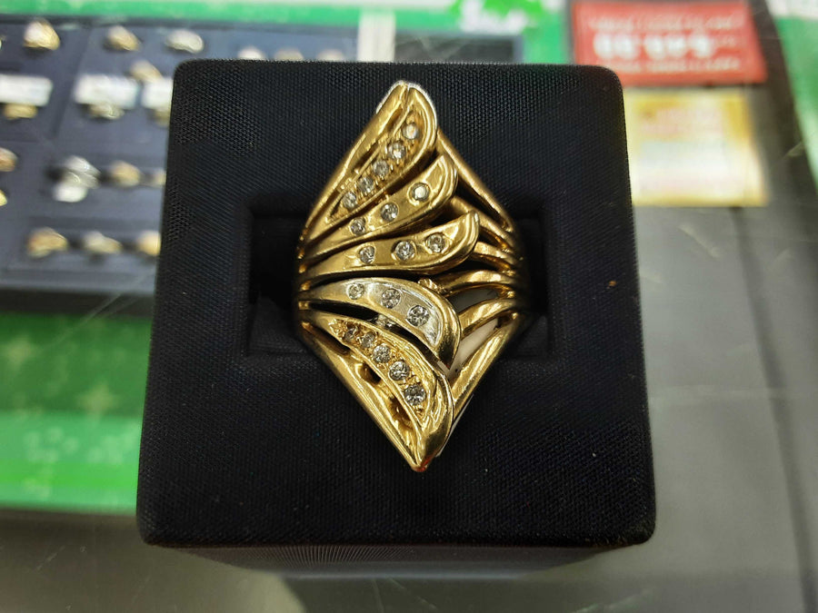 Women's Ring - Yellow Gold 14k (.585) 10.8 grams Size 9