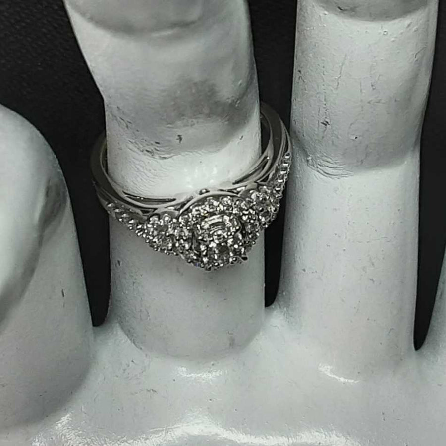 Women's Ring - White Gold 10k (.417) 2.8 grams Size 5