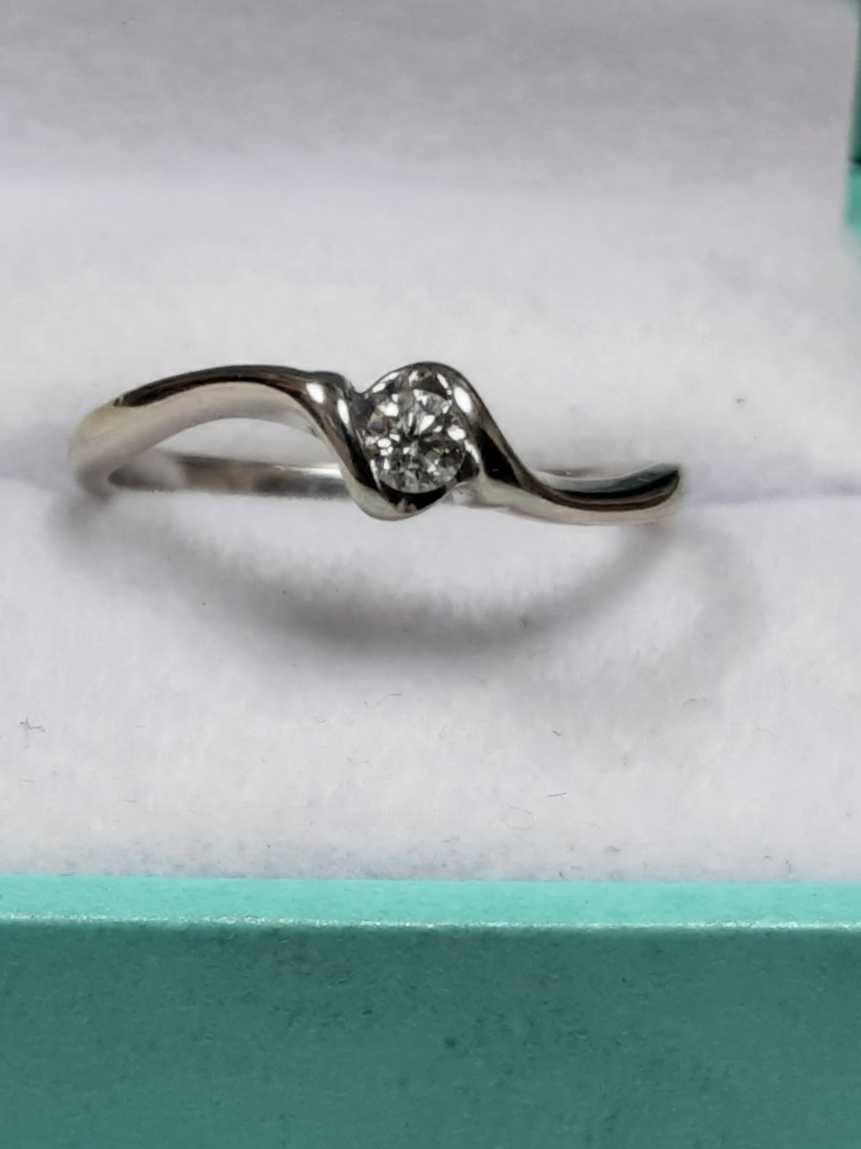 Women's Ring - Solitaire - Yellow Gold 10k (.417) 1.8 grams Size 7.5