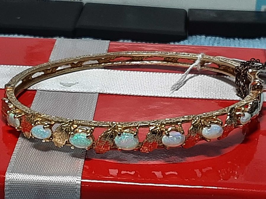 Bangle Bracelet - Yellow Gold 10k (.417) 12.4 grams 7 inch
