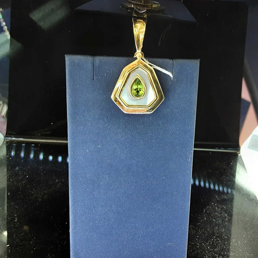 Symbol Pendant - Yellow Gold 14k (.585) 7.2 grams