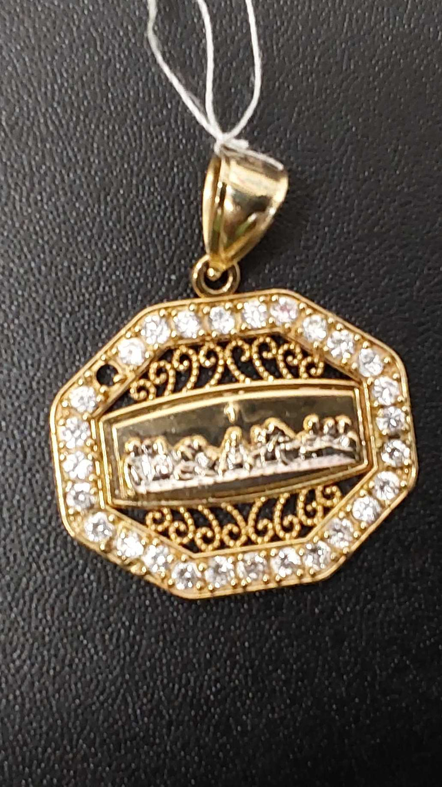 Religious Pendant - Yellow Gold 10k (.417) 6.1 grams