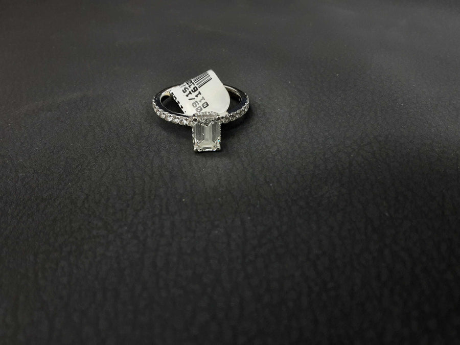 Women's Ring - White Gold 14k (.585) 2.4 grams Size 7.5