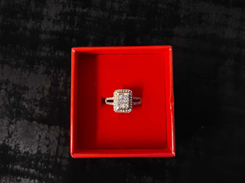 Women's Ring - Yellow Gold 10k (.417) 2.2 grams Size 7