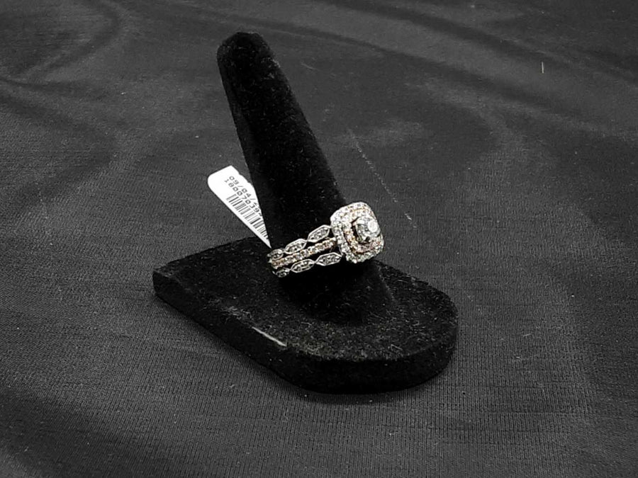 Women's Ring - White Gold 14k (.585) 5.7 grams Size 7