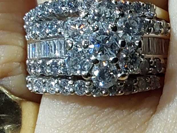 Ring - Wedding Set - White Gold 14k (.585) 10.8 grams Size 8