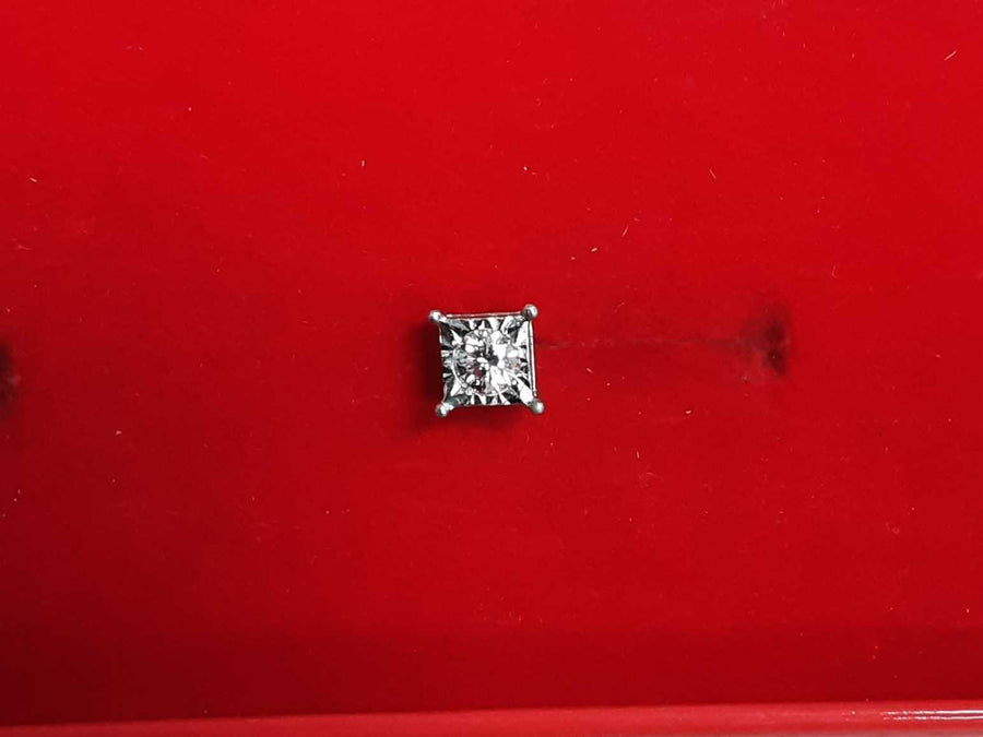 Single Stud Earring - Silver 0.5 grams