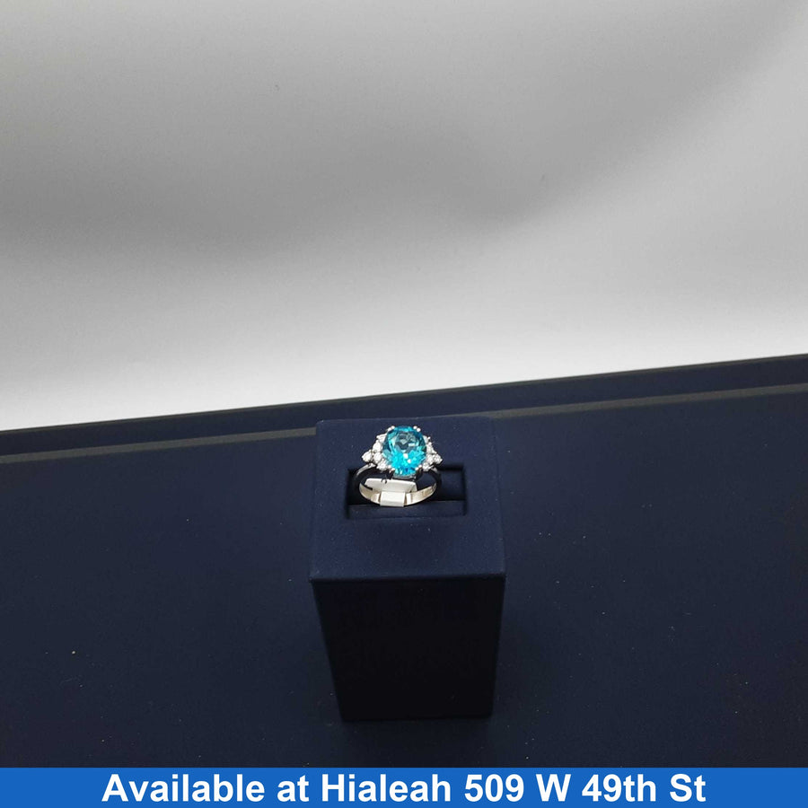 Women's Ring - White Gold 18k (.750) 4.7 grams Size 5