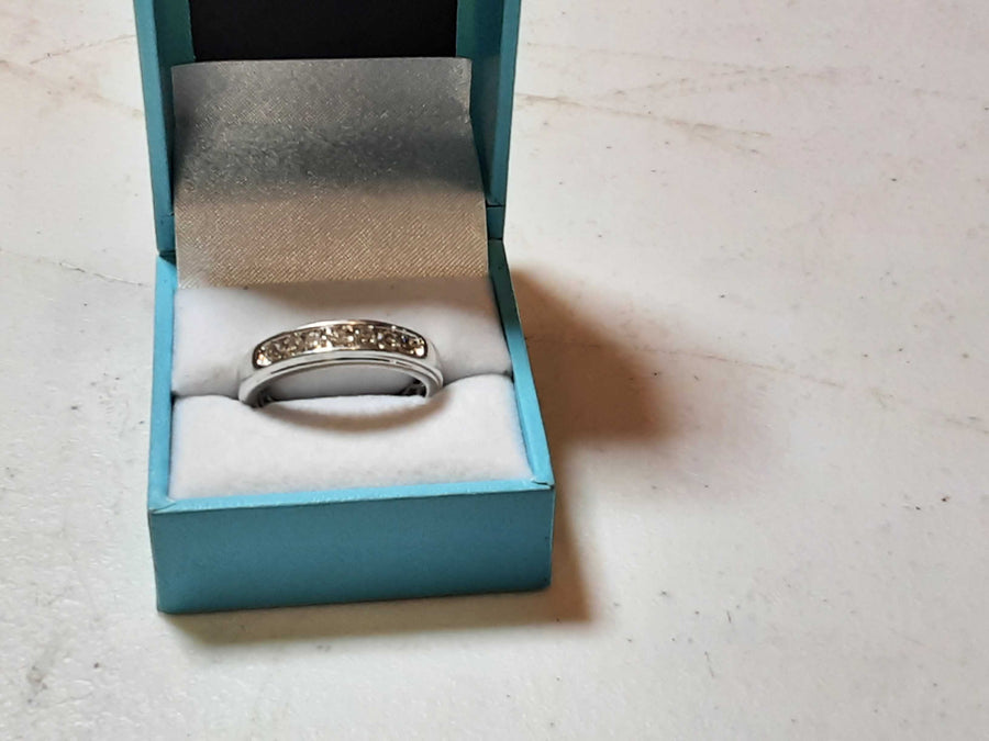 Ring - Wedding Band - White Gold 10k (.417) 3 grams Size 10.5