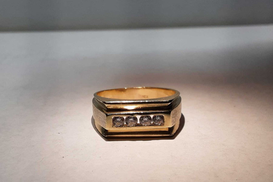Men's Ring - Yellow Gold 10k (.417) 5.5 grams Size 9