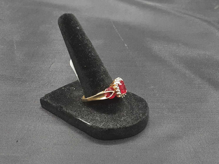 Women's Ring - Yellow Gold 14k (.585) 3.8 grams Size 8.5