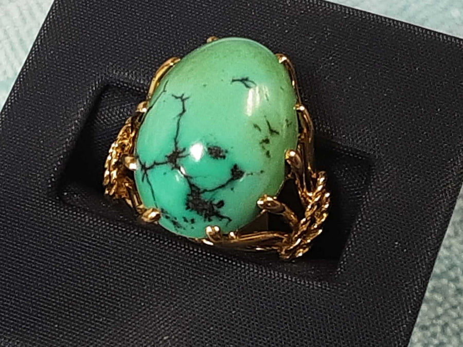 Women's Ring - Yellow Gold 18k (.750) 8.4 grams Size 6