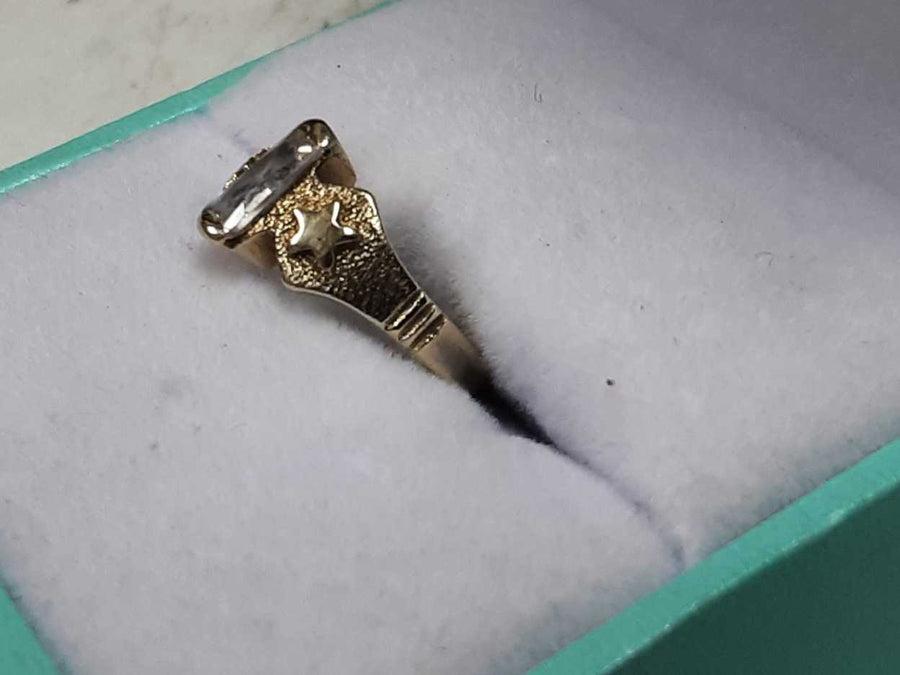Women's Ring - Solitaire - Yellow Gold 10k (.417) 1.5 grams Size 1.5