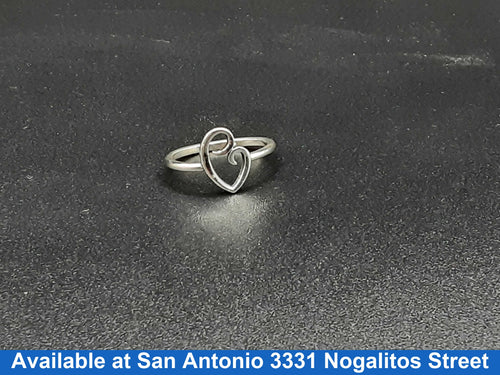 Women's Ring - Silver 1.9 grams Size 8