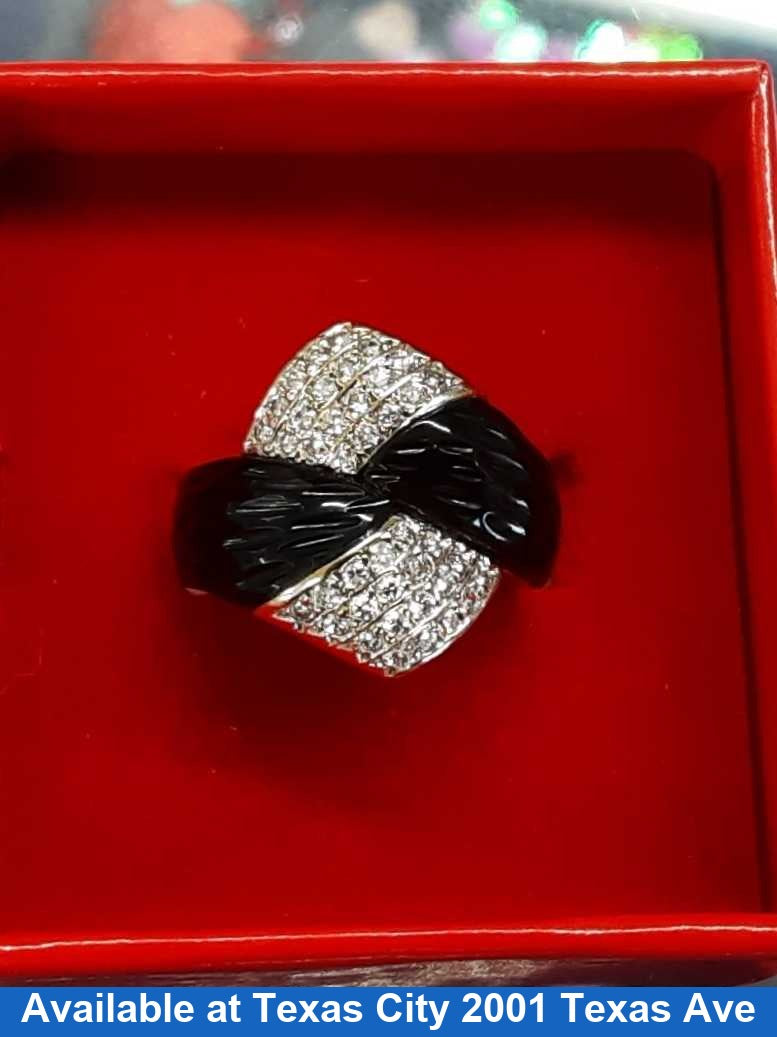 Women's Ring - Yellow Gold 14k (.585) 7.4 grams Size 6