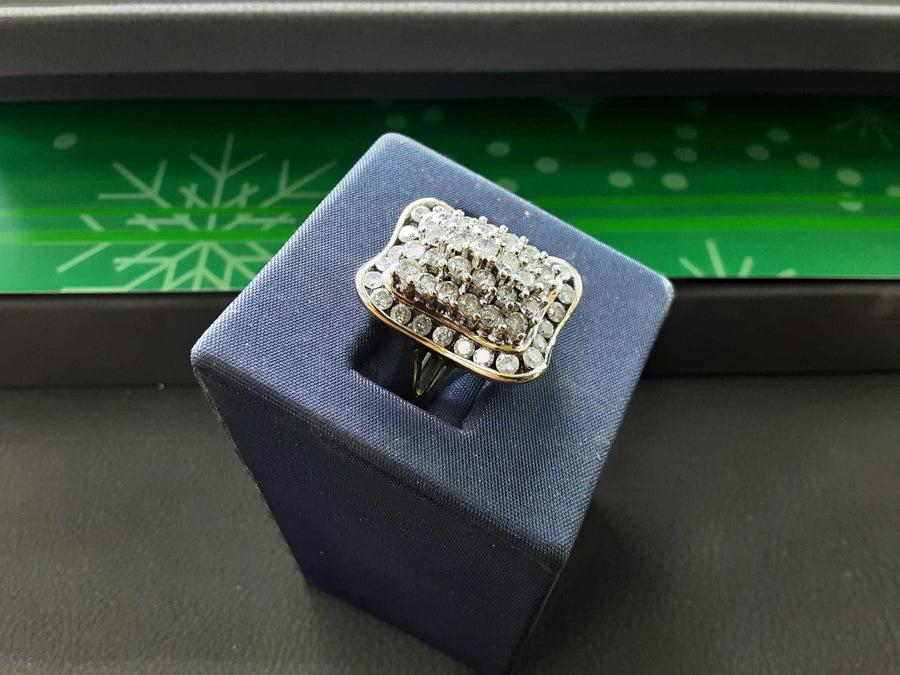 Women's Ring - White Gold 14k (.585) 7.5 grams Size 9