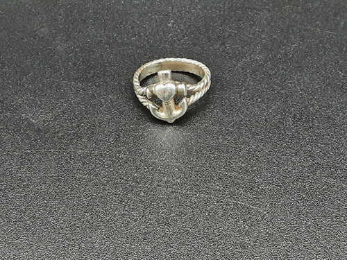 Women's Ring - Silver 4.3 grams Size 6