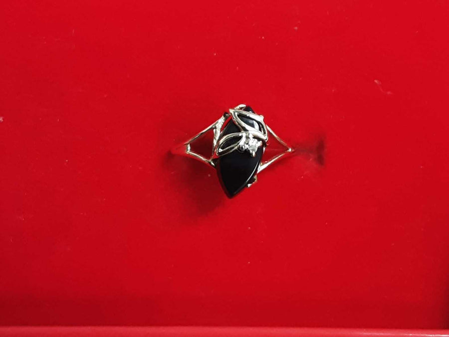 Women's Ring - Yellow Gold 10k (.417) 1.2 grams Size 5