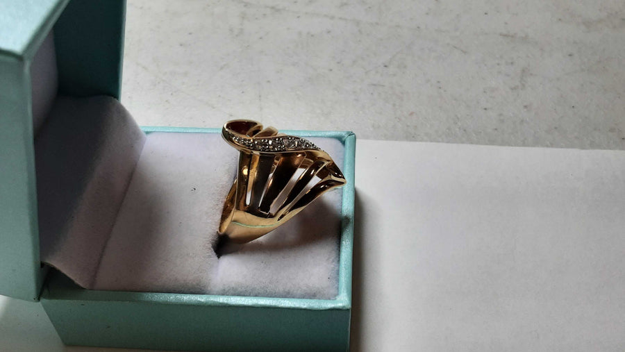 Women's Ring - Tricolor Gold 14k (.585) 6.3 grams Size 6.5