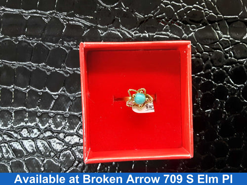 Women's Ring - Yellow Gold 18k (.750) 2.2 grams Size 5