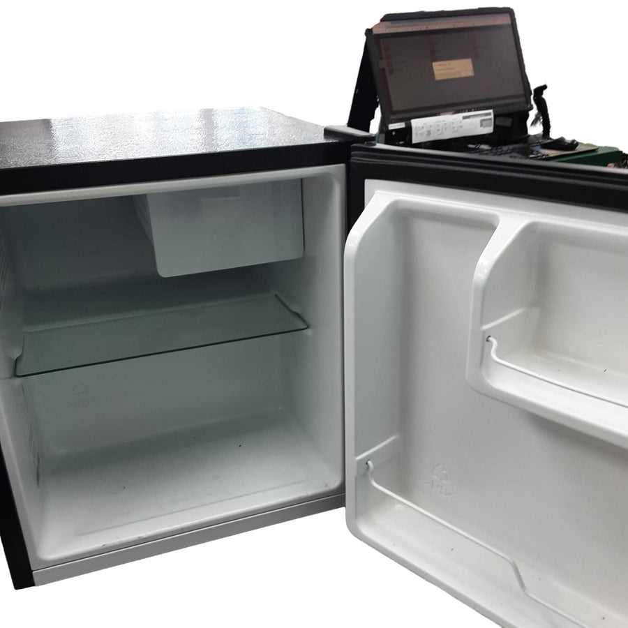 Hisense Wms017m6xbe Black Compact Refrigerator