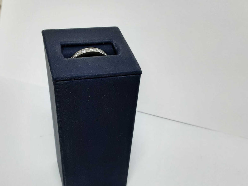 White Gold 14k (.585) 2.7 grams Size 8