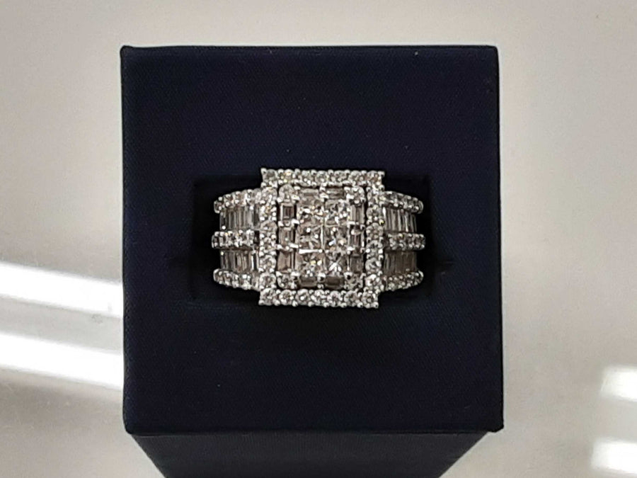 Women's Ring - White Gold 14k (.585) 12.1 grams Size 20