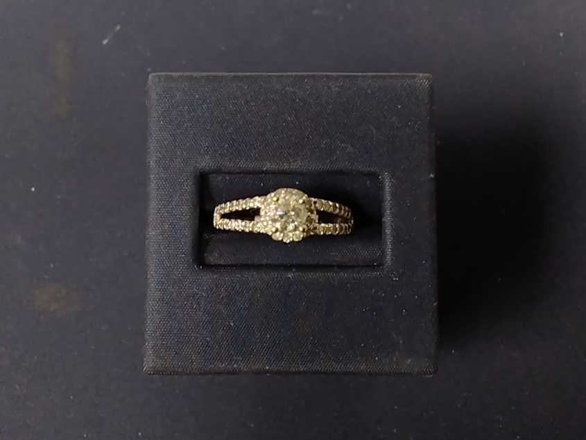 Women's Ring - Yellow Gold 14k (.585) 3.2 grams Size 6