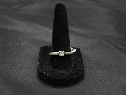 Women's Ring - Solitaire - White Gold 14k (.585) 3.1 grams Size 8.5