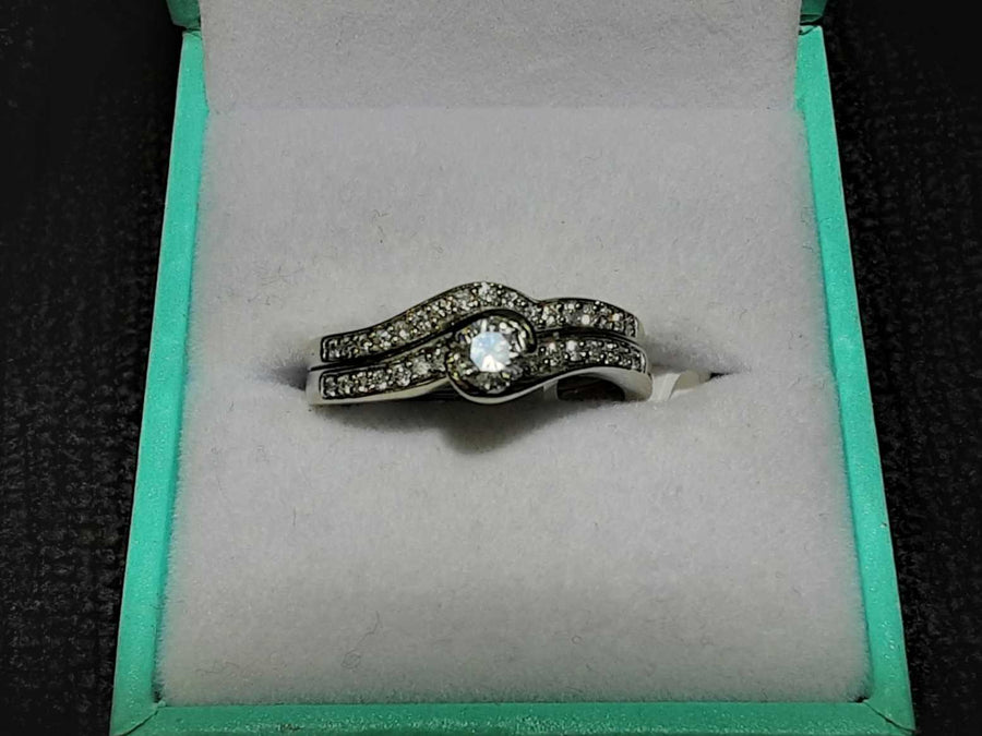 Women's Ring - White Gold 14k (.585) 4.9 grams Size 7
