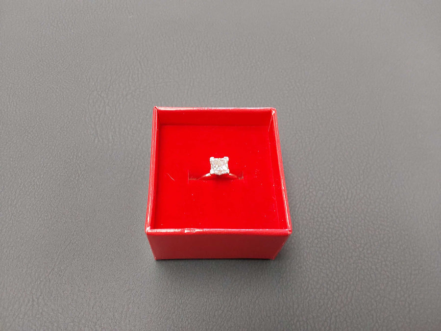 Women's Ring - Solitaire - White Gold 14k (.585) 3.2 grams Size 7.5