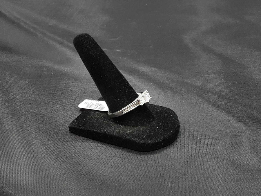 Women's Ring - Solitaire - White Gold 14k (.585) 4 grams Size 8